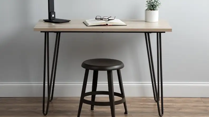 This desk has cool industrial-style hairpin legs.