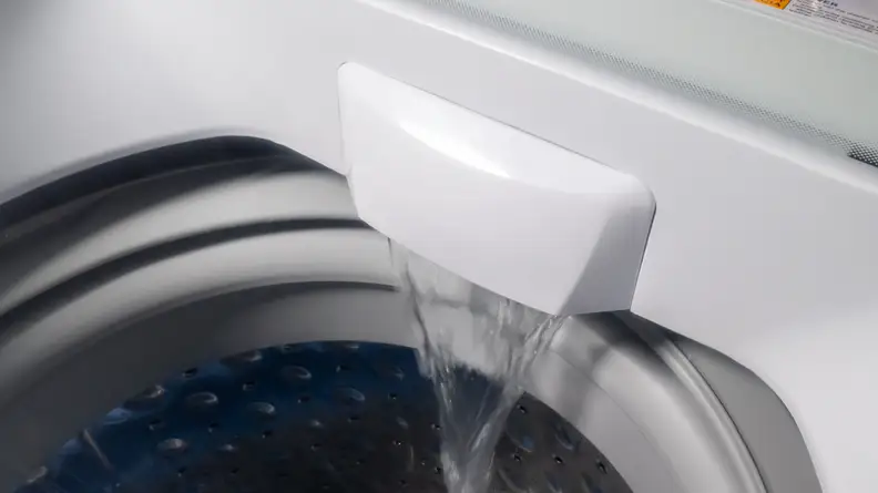 A Panda-PAN50SWR1 washer filling with water