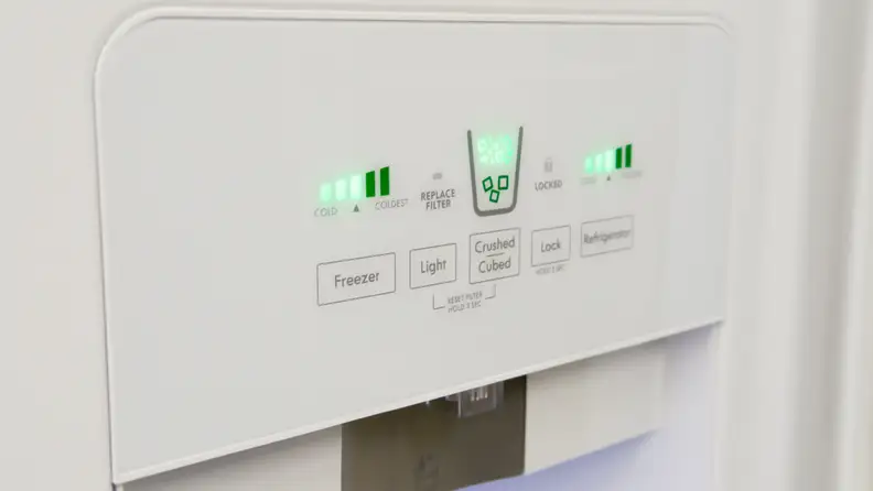 The control panel is clear and easy to use