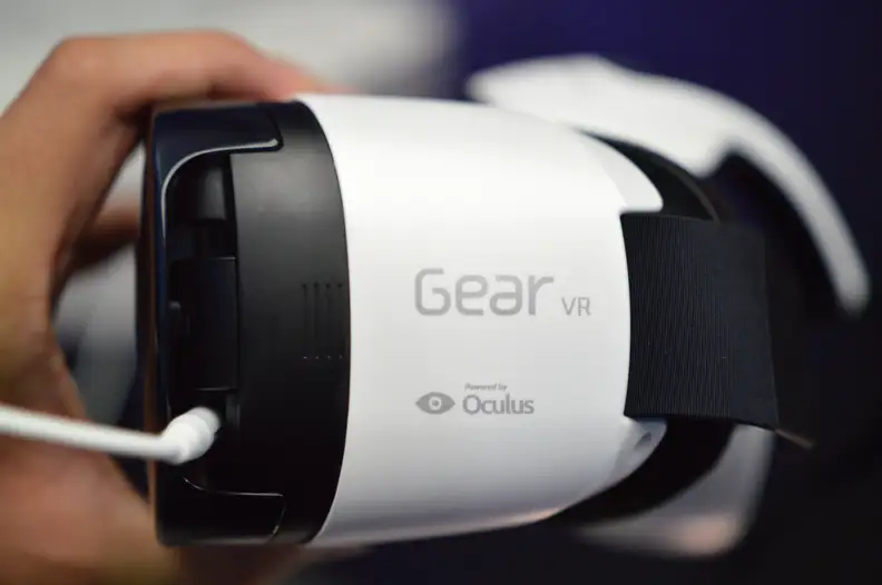 The left side of the Gear VR