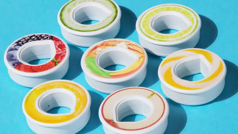 Close up of several varieties of Air Up flavor pods