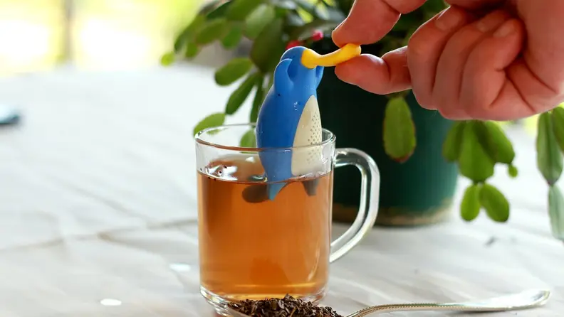 This platypus steeps your tea.