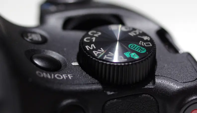 Advanced shooters will no doubt enjoy the manual control provided by the camera, with auto and scene modes for casual users.