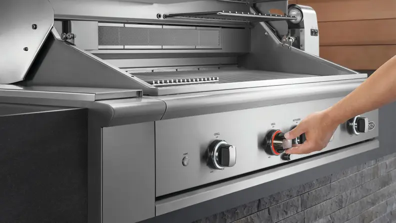 The DCS BE136RCL built-in grill