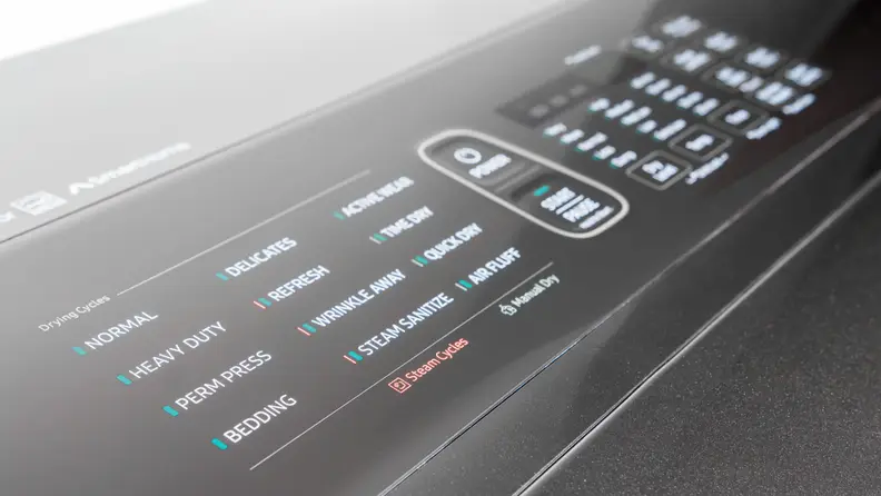 The control panel is clear and easy to use