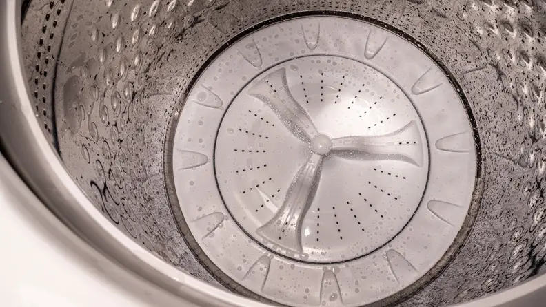 The impeller and bubbled steel drum allows for a gentle but thorough clean.