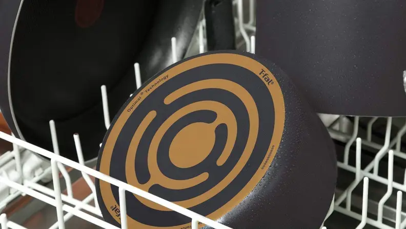 Nonstick pans in dishwasher