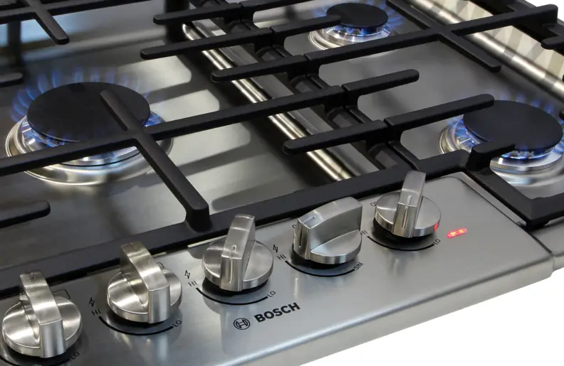 Cooktop on and knobs