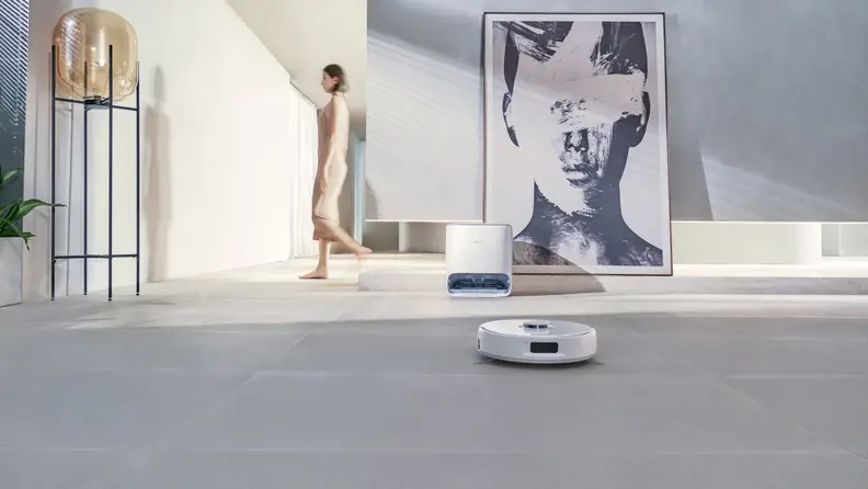 The Narwal Freo Ultra cleaning a floor