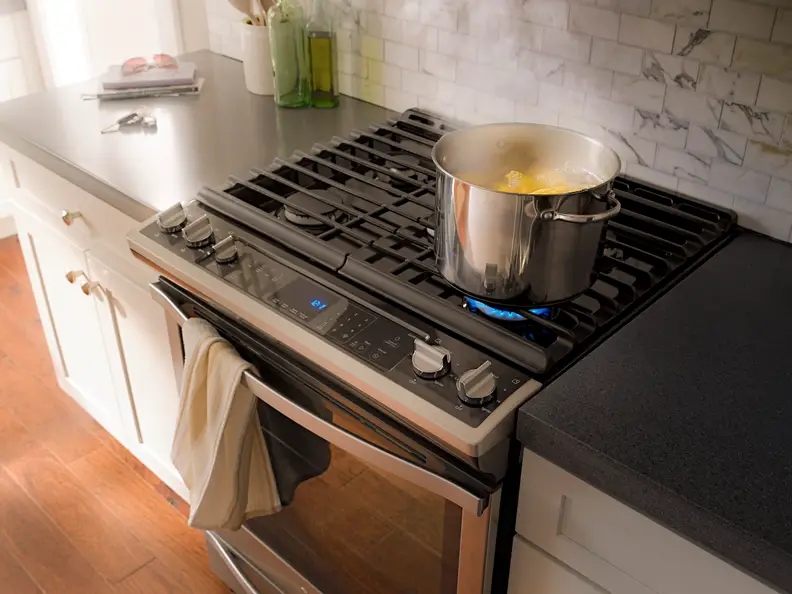 Whirlpool Smart Front Control Range