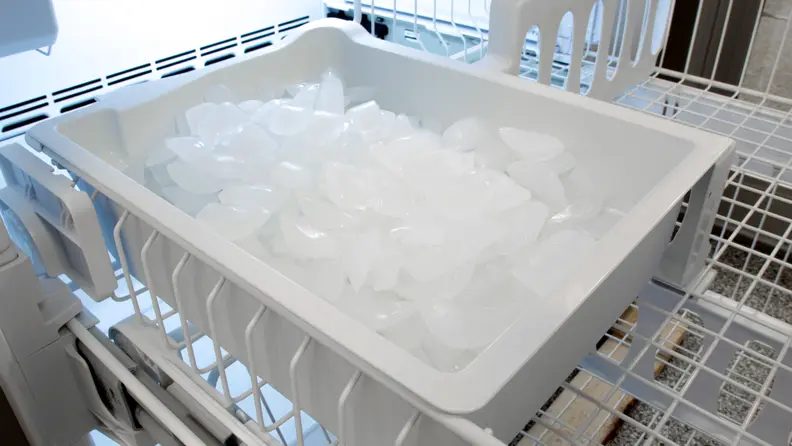 Maytag MBF2258FEZ ice bin