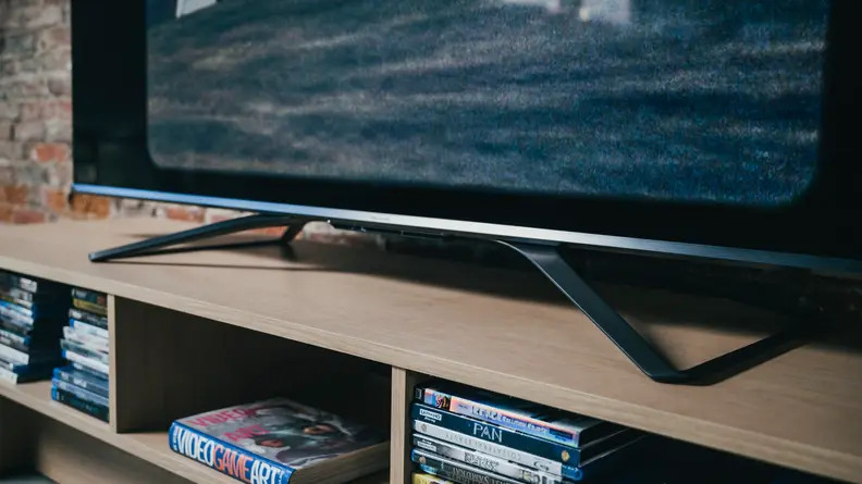 Hisense H9G Design Stand