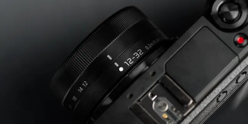 A photo of the Panasonic Lumix GX85's 12-32mm f/3.5-5.6 kit lens.