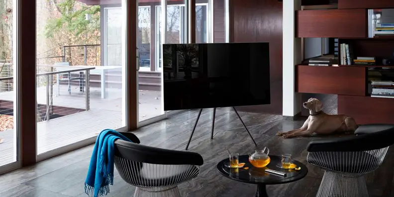 A TV stand design for Samsung's next QLED TV