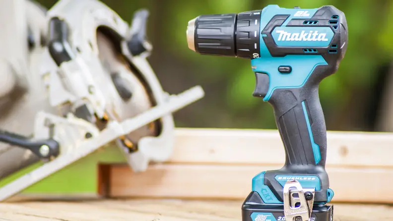 Best gifts for dad: Makita FD07R1 cordless drill kit