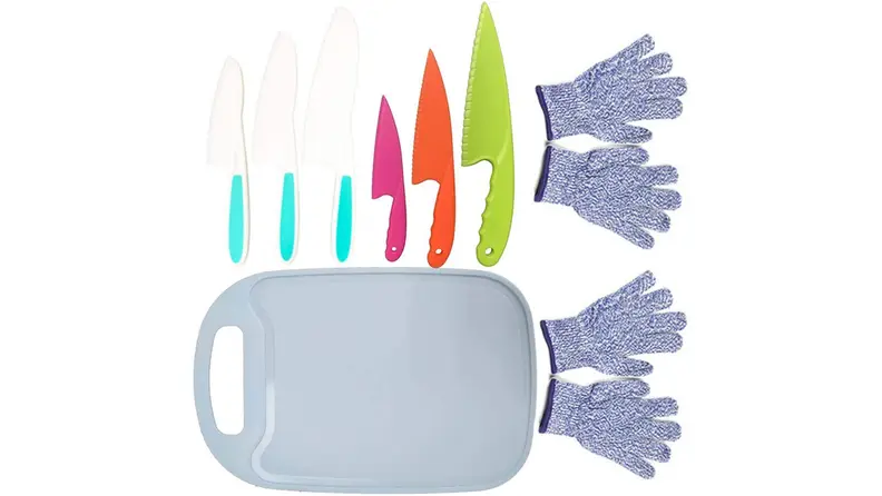 A knife set and cutting board.