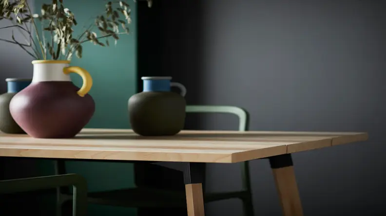 This table looks classic and modern