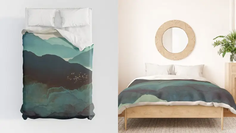 Duvet cover with mountain pattern.