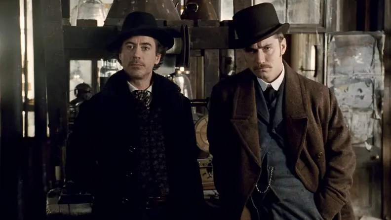 Robert Downey Jr. (Sherlock Holmes) and Jude Law (Dr. John Watson) in Guy Richie's Sherlock Holmes.