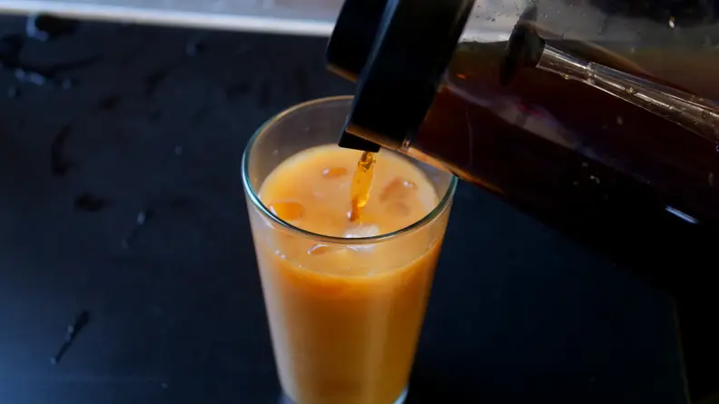 Dash cold brew pour
