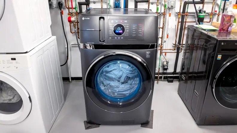 A washer dryer combo sits in the Reviewed labs.