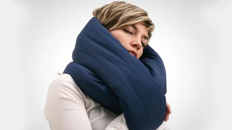 A photo of the Huzi Infinity Pillow.
