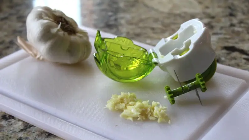 Chef'n Garliczoom Garlic Chopper
