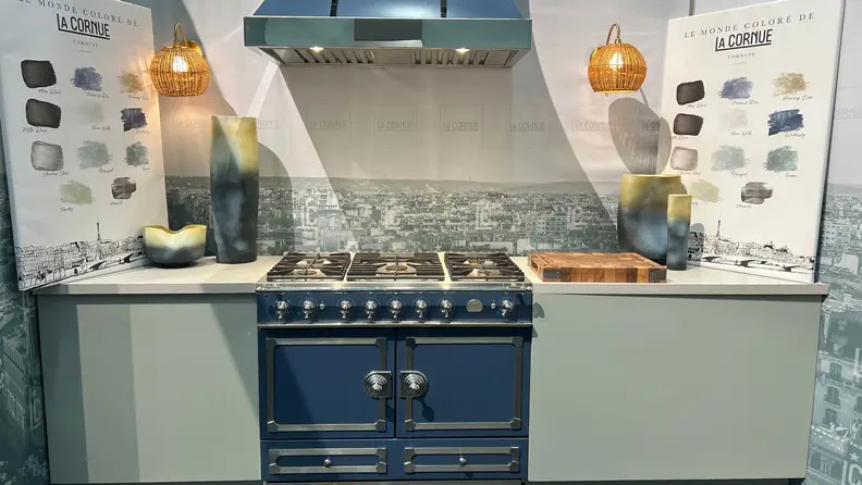 La Cornue navy range on kitchen set display