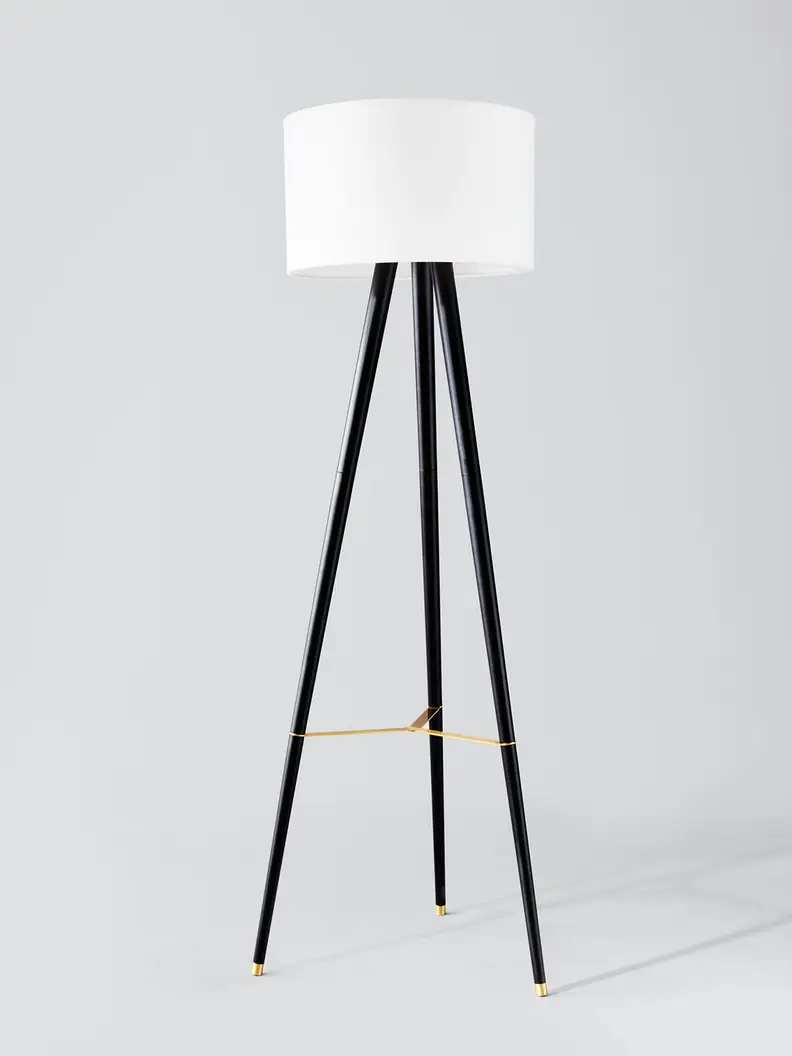 A tripod lamp