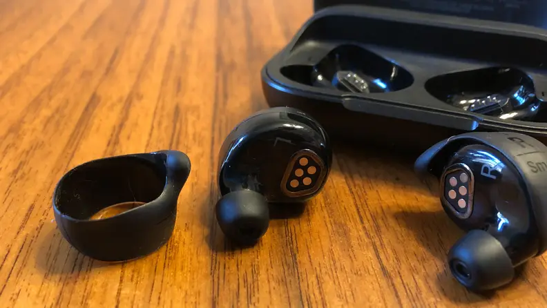 Echo Bud next to optional wing