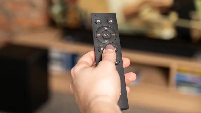 Klipsch Cinema 400 remote close