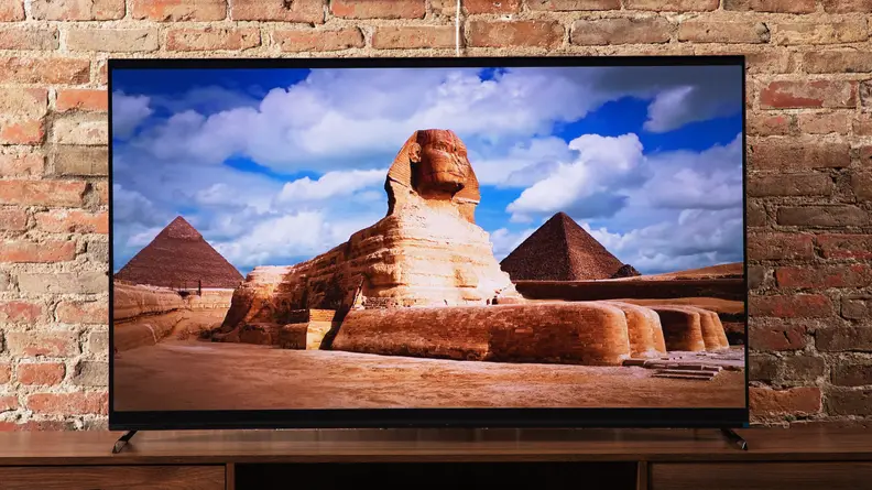 The TV displaying an Egyptian sphinx.