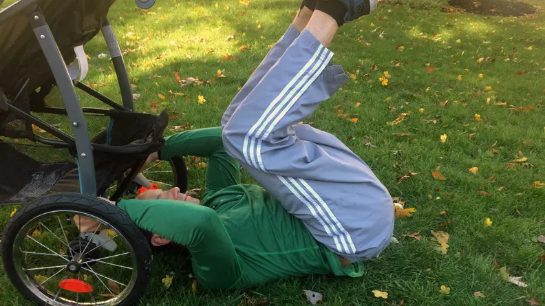 How to exercise with your stroller - crunches