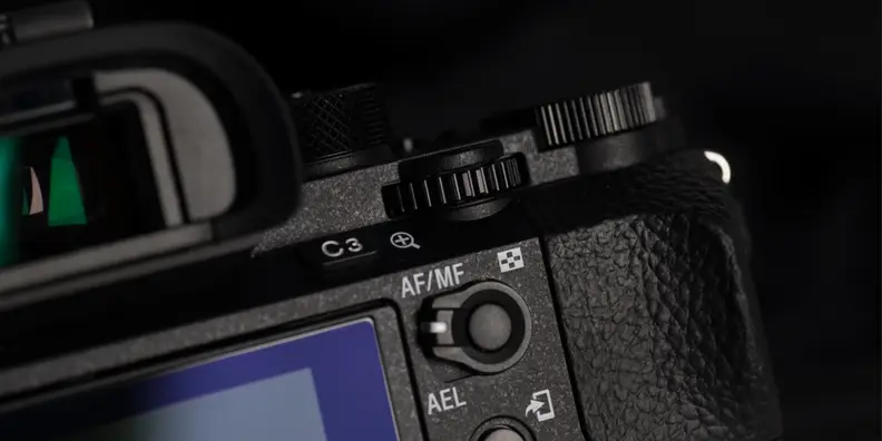 A photo of the Sony A7R II's rear controls.