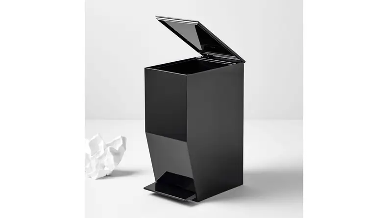 Trash can