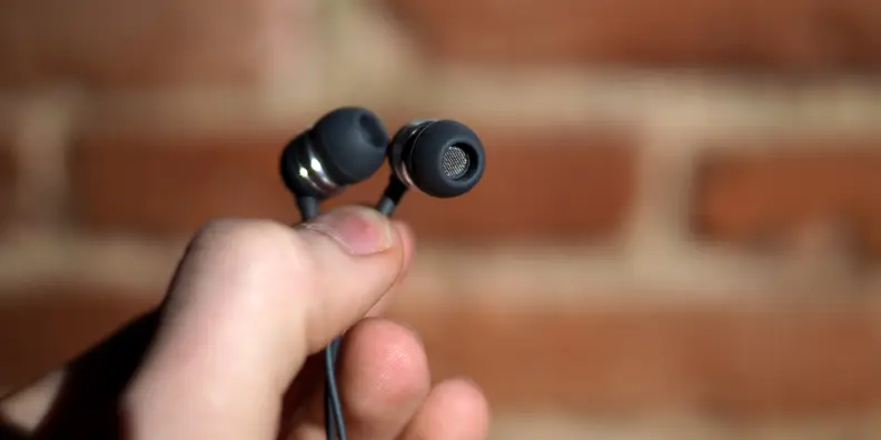 The 'buds on the IP2s are very compact, meaning you can stuff them deep in your ear. This is essential to get the full isolation effect.
