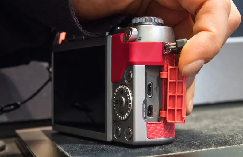 Panasonic Lumix GF7 – Ports