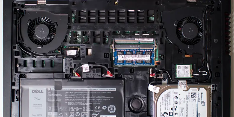 Dell Inspiron 15 7559 Bottom Open