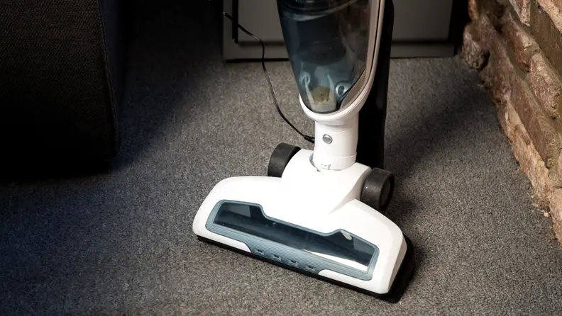 The unit stands up right while charging.