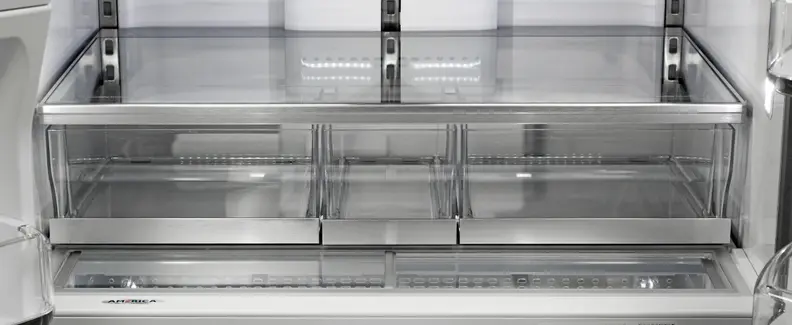 The Maytag MFX2876DRM's crispers don't offer any form of adjustable humidity control, and weren't very good.