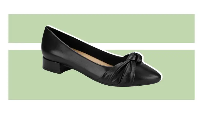 Black pumps with a gathered detail on the toe.