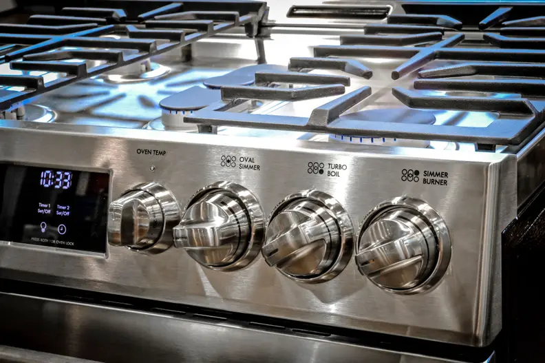 The burner dials are responsive and easy-to use.