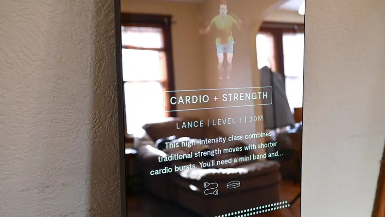 An image of the Mirror displaying a workout class.