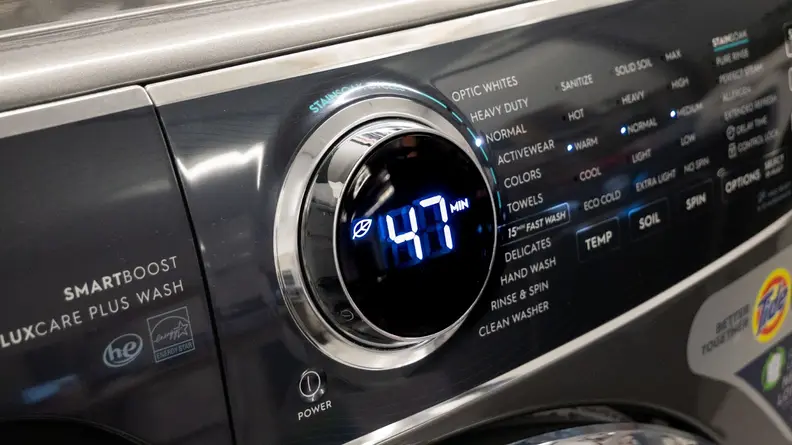The timer dial on the Electrolux ELFW7637AT.