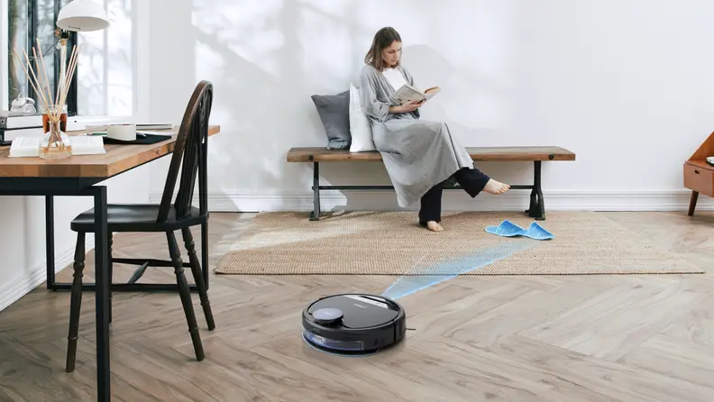 With an AI-drive camera, the Ecovacs Ozmo 960 can steer clear of objects.