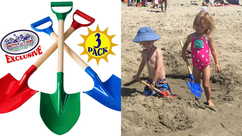kids digging in sand