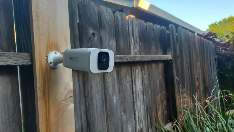The Eufy SoloCam S40 outdoors