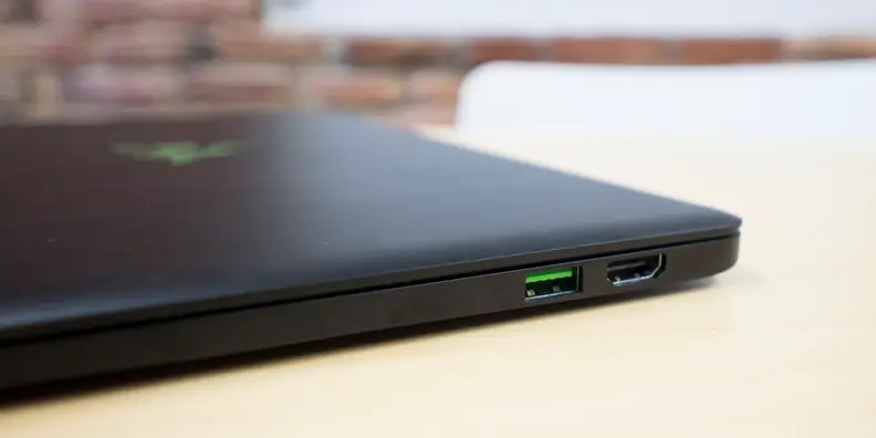 Razer Blade Stealth Ports Right