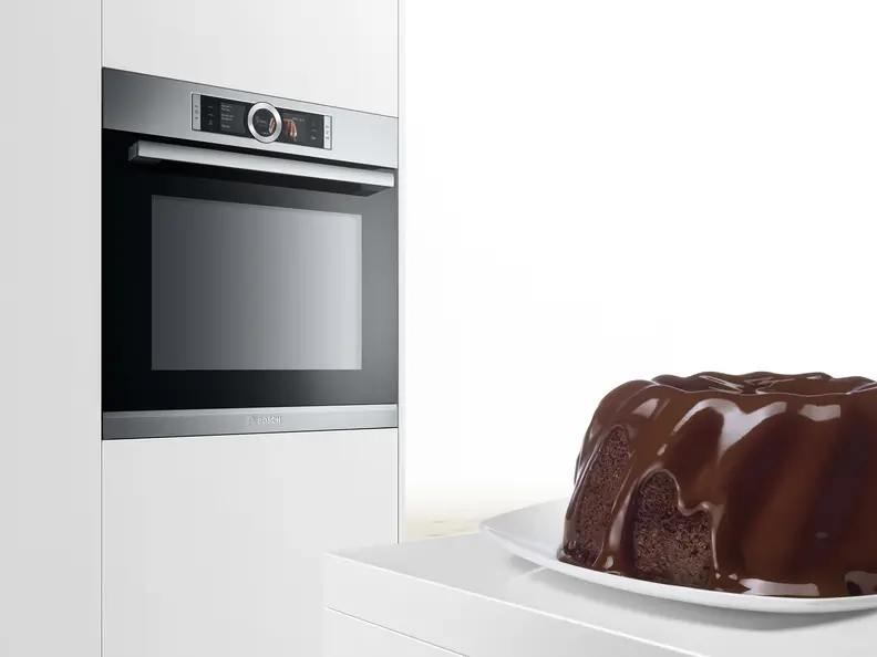The new Bosch Series 8 oven will debut Bosch's Home Connect smart home platform in Europe.