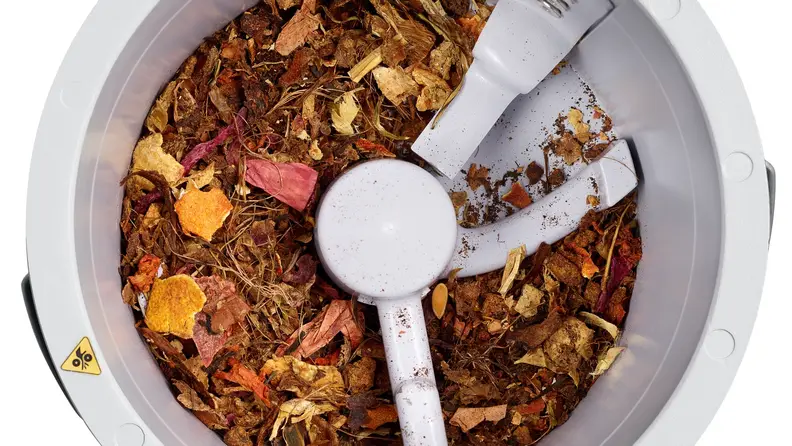 Food scraps easily become compost with the Vitamix FoodCycler.